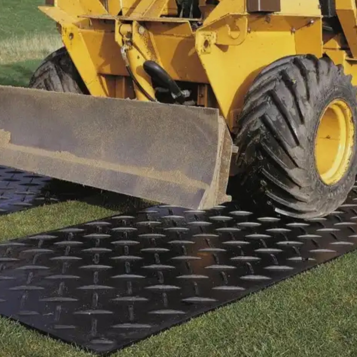 プラスチック敷板